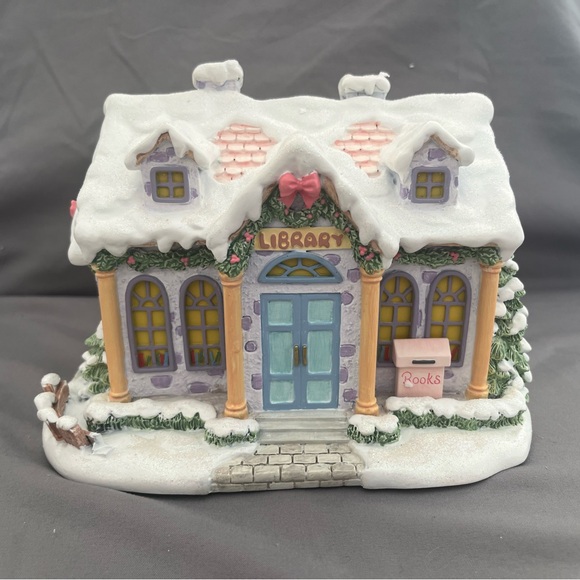 Precious Moments Christmas Village Collection - Picture 11 of 15